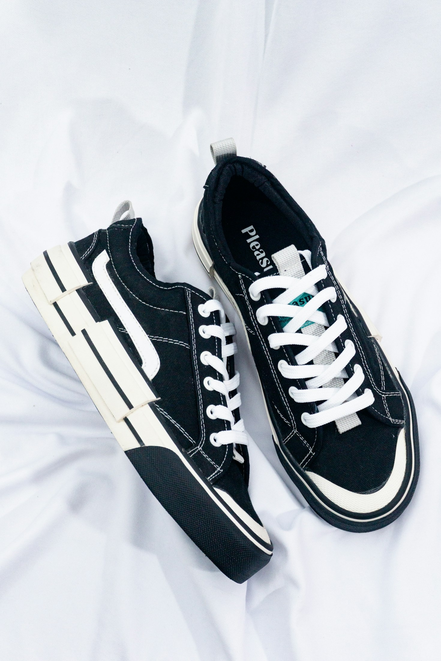 Tips for Building a Successful Shoe Collection for Retail